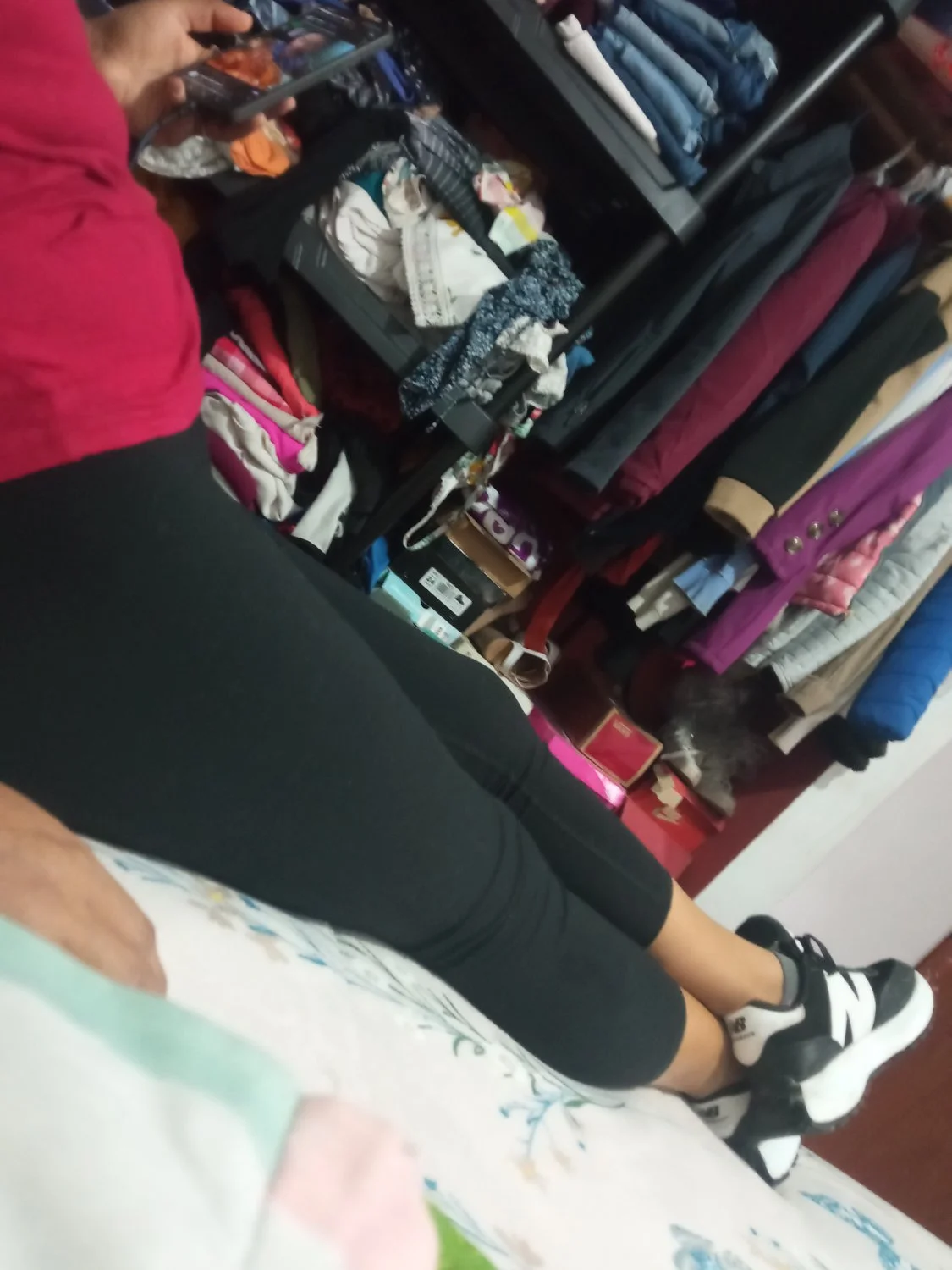 Mi hermana y la perra de mi mama image 6