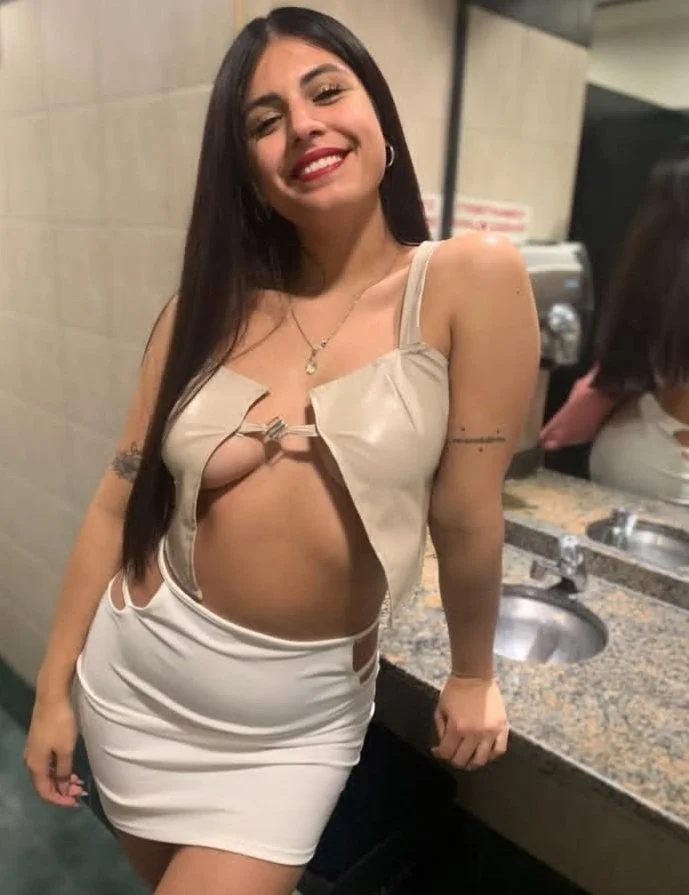 Lucia Zarate image 2