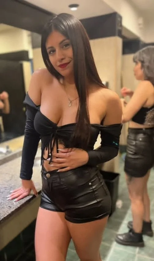 Lucia Zarate image 7