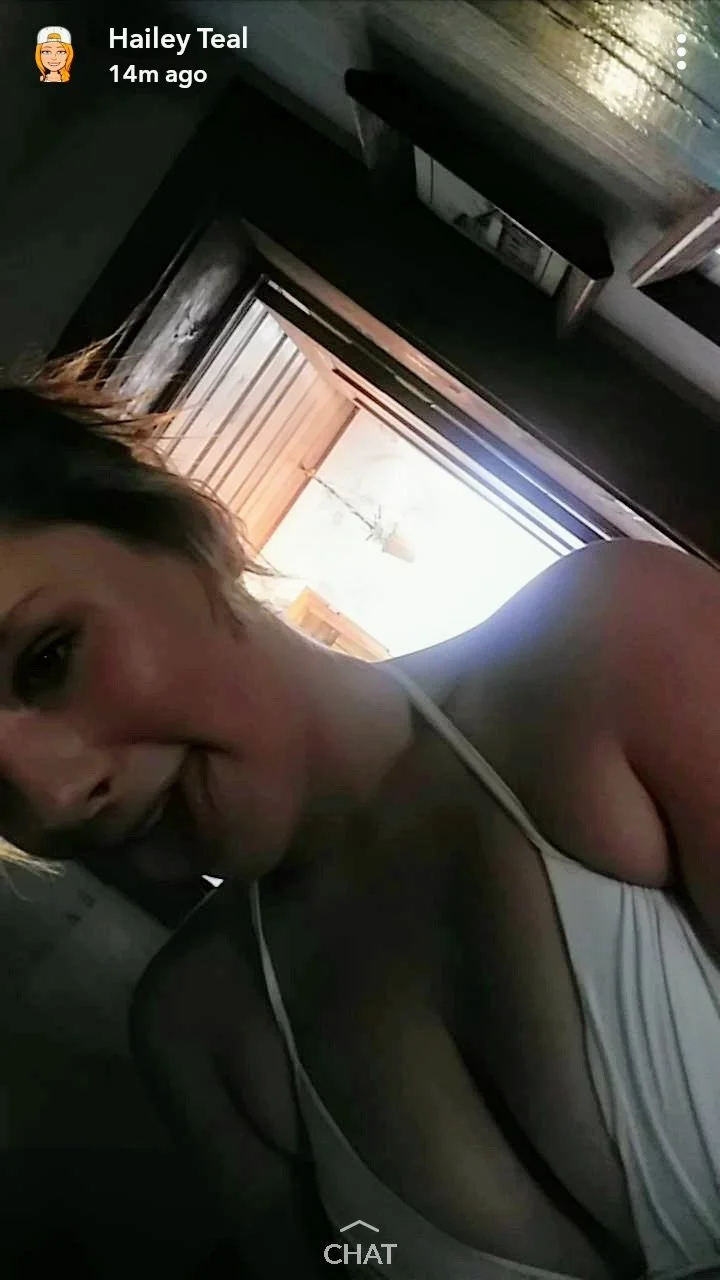 Hailey teal image 13