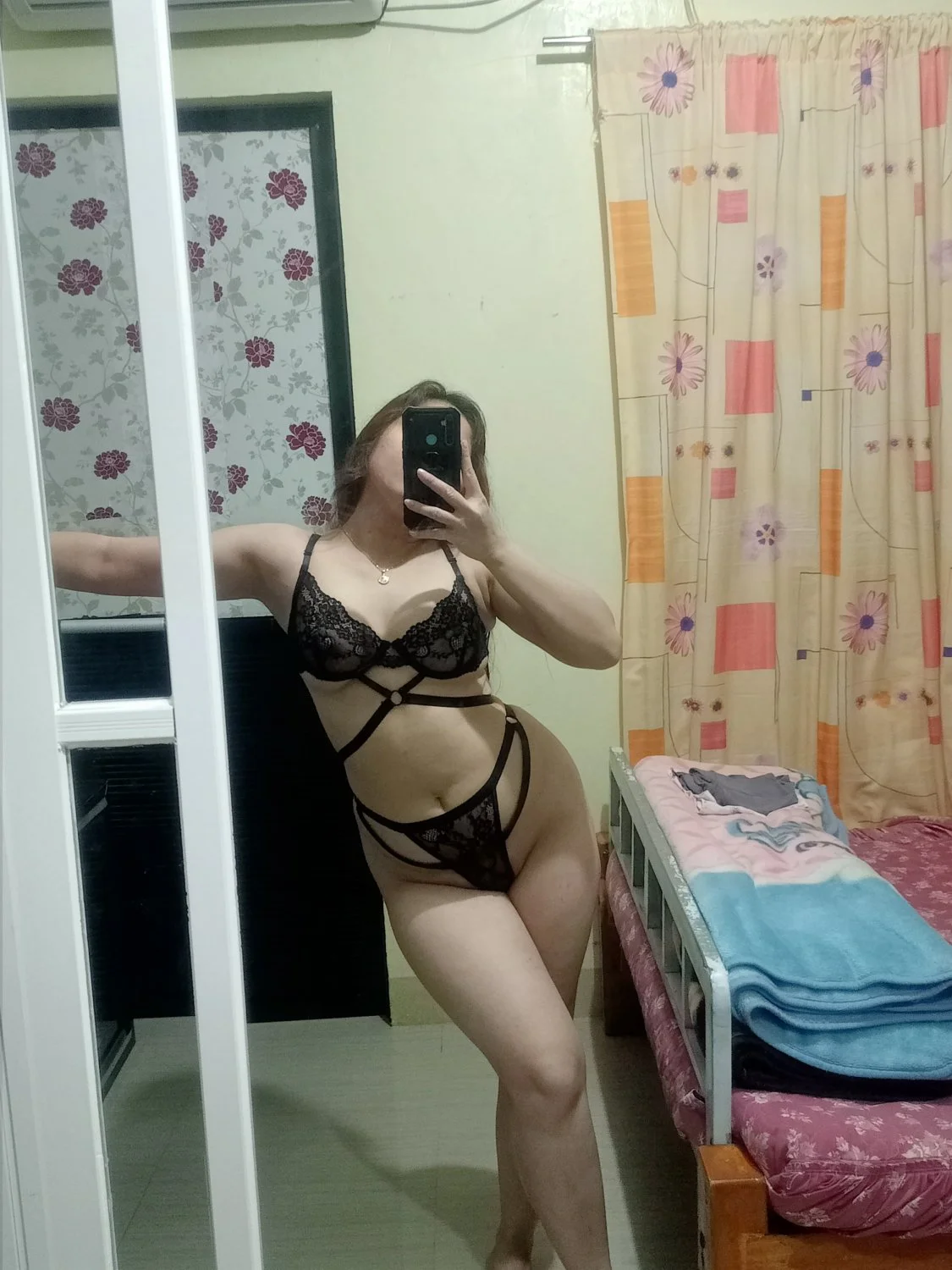 Full Filipina College Girl image 3