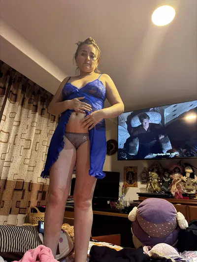 Mostrando mais de camisola que delícia de peitos cover image