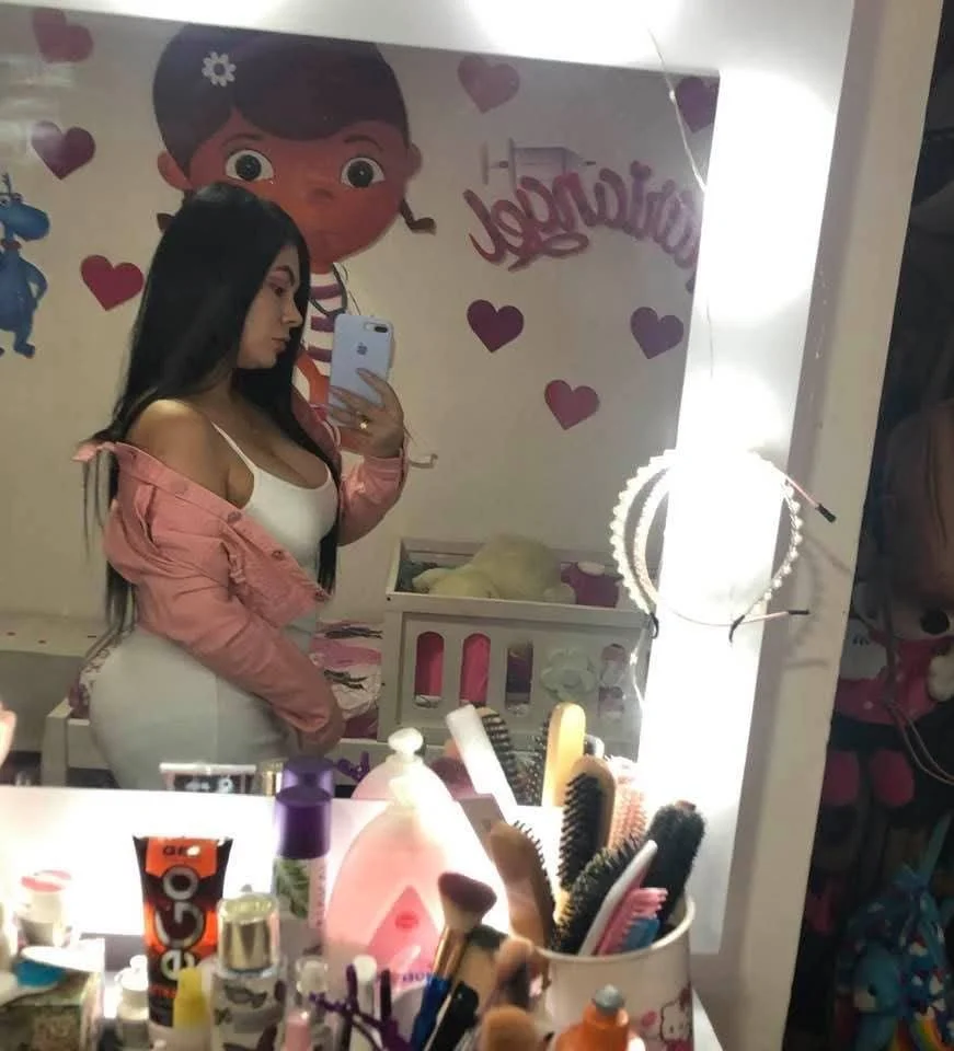 Neighboor slut saw me naked and she wqnted to try me out 🍆🍑 image 18