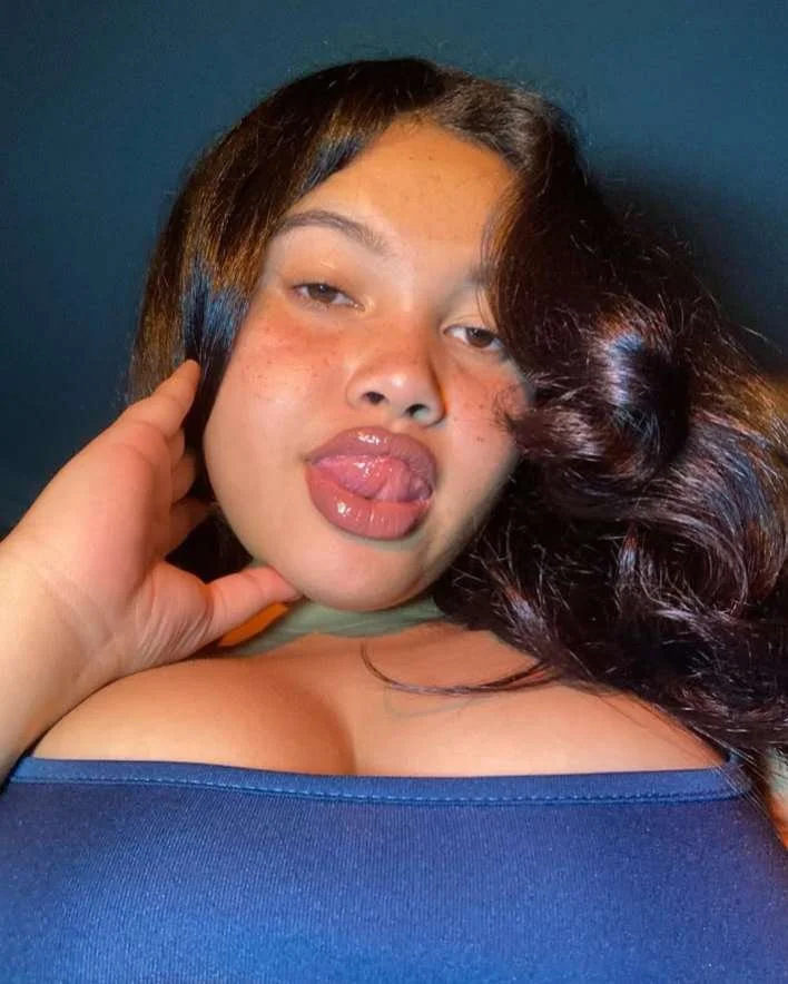 22 Years old thick slut 🔥 image 9