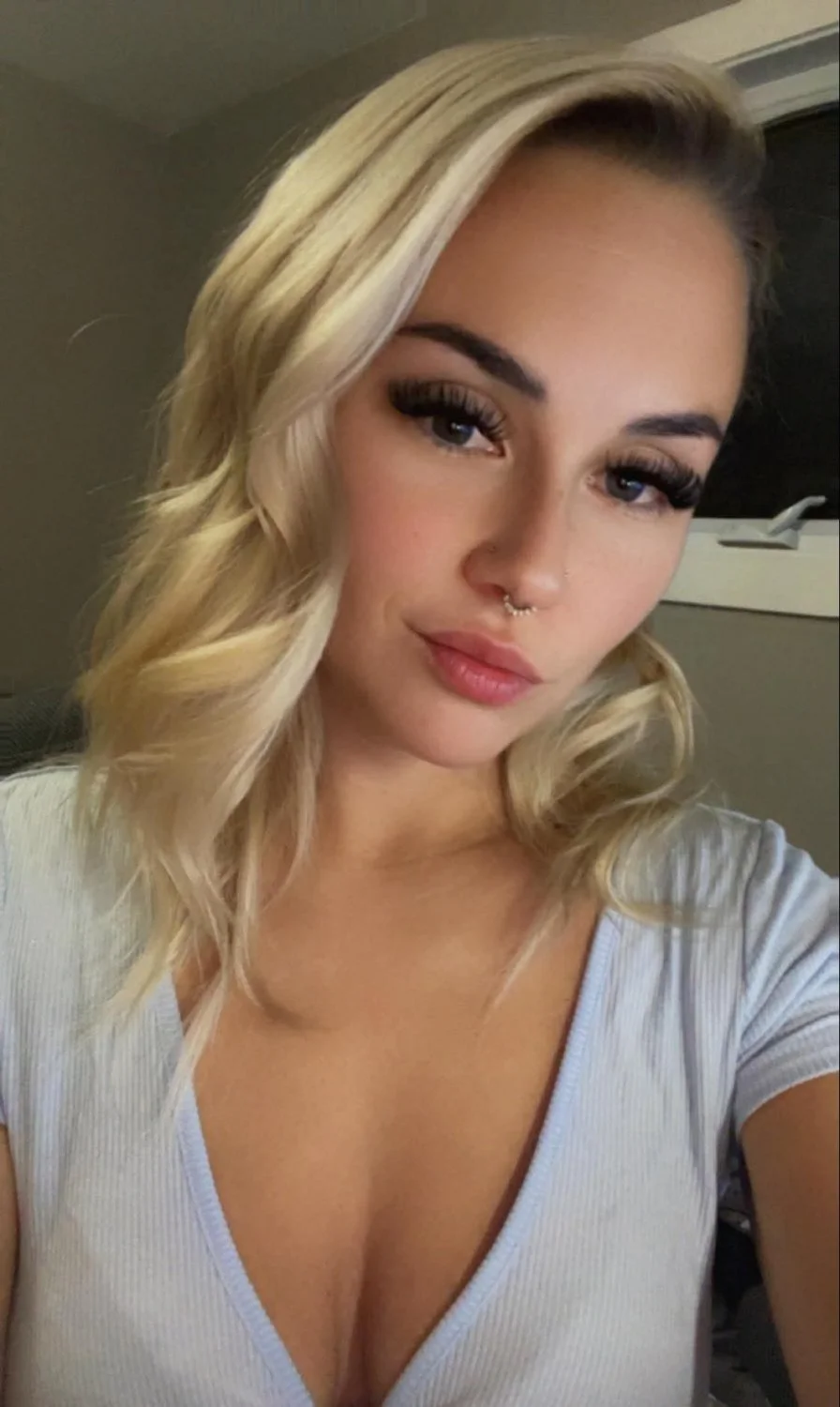 Tite blonde de l'estrie image 10