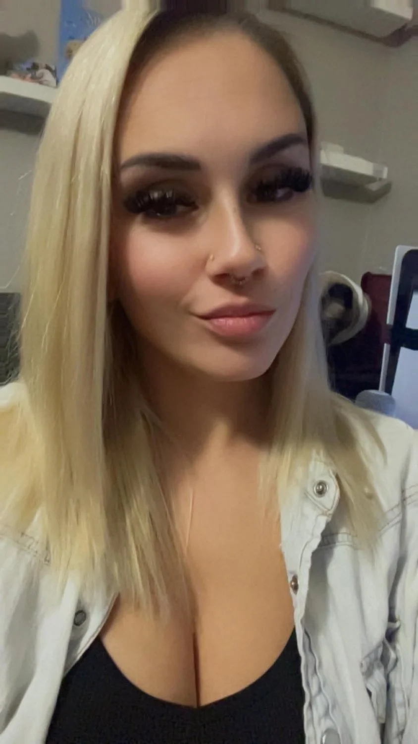 Tite blonde de l'estrie image 2