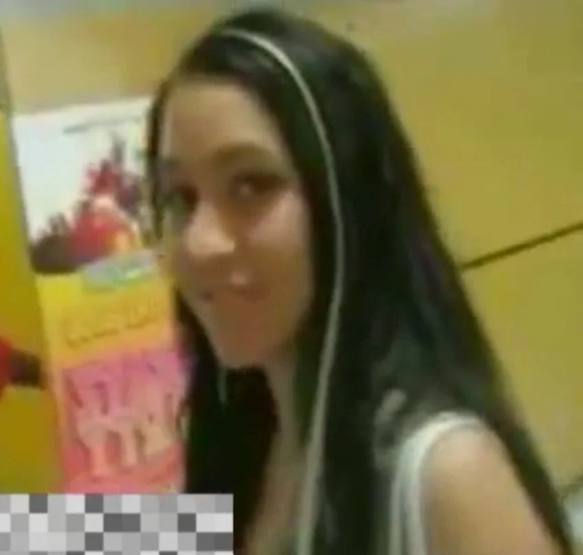 NYC hood lads having a orgy party with these white sluts in a public bathroom main image