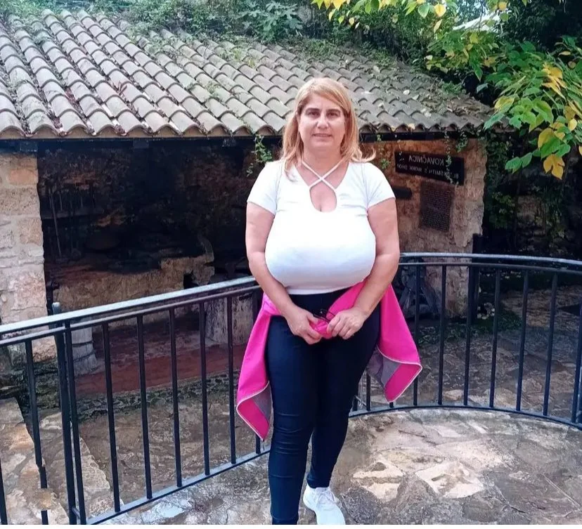 Big ass tits massive boobs on milf cougar gilf mature image 4