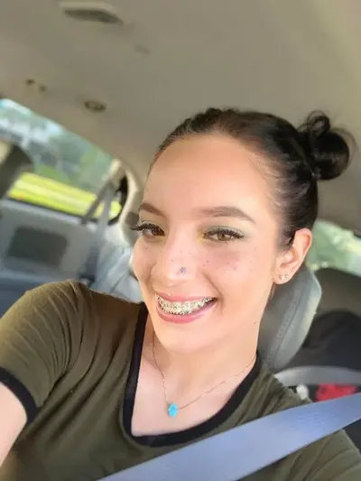 Fit KIK slut Camila, 21, loves showing off her sexy body cover image