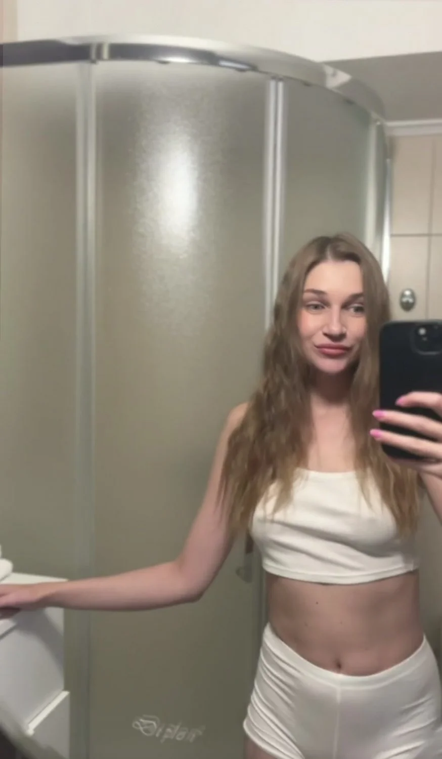 🔞 perfect ass tight slut stripping naked shaved pussy nude 🍑💦 OF image 2