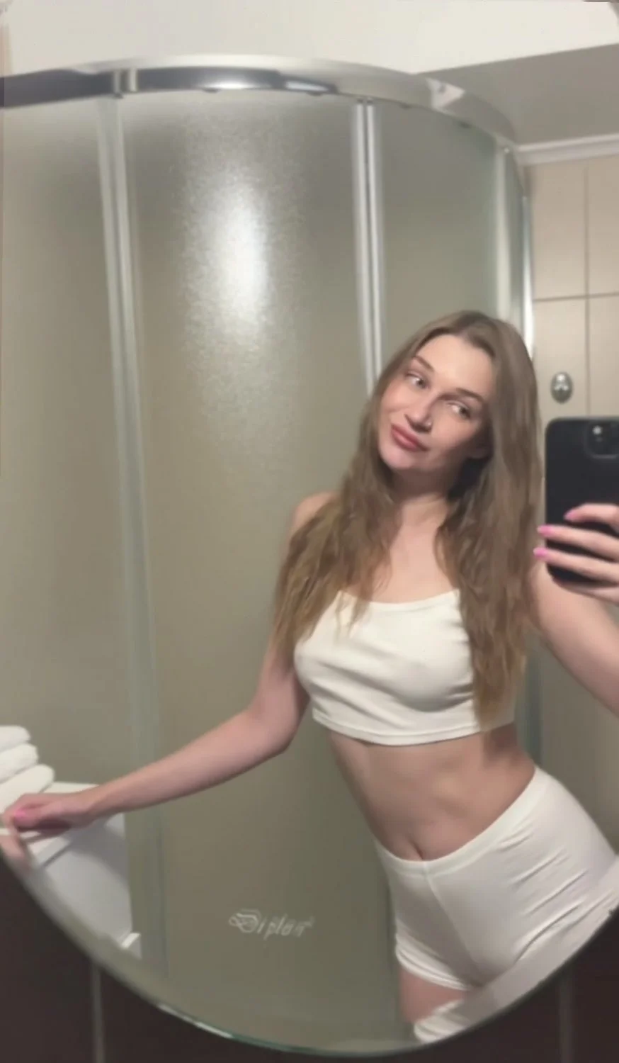 🔞 perfect ass tight slut stripping naked shaved pussy nude 🍑💦 OF image 3