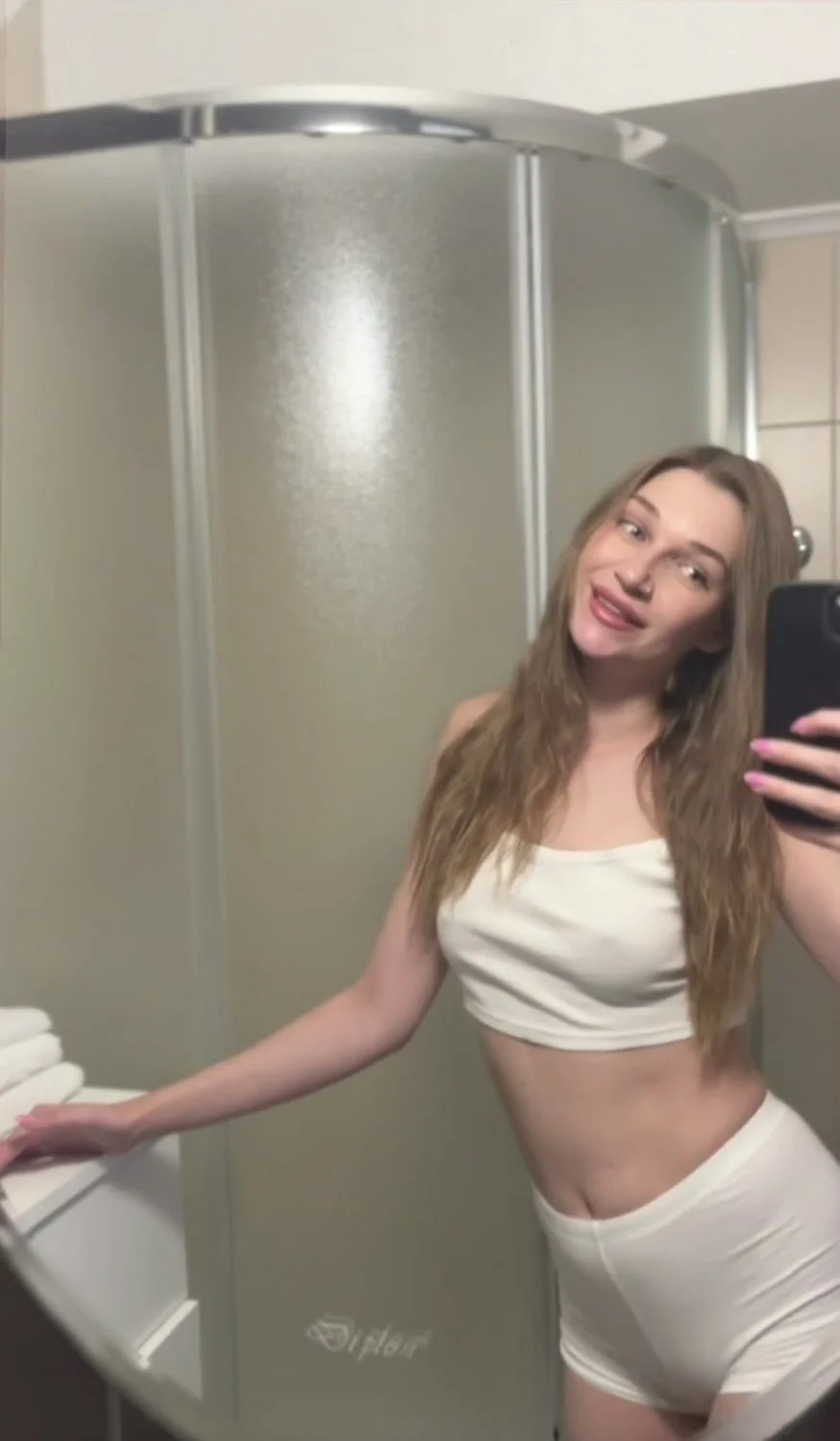 🔞 perfect ass tight slut stripping naked shaved pussy nude 🍑💦 OF image 4