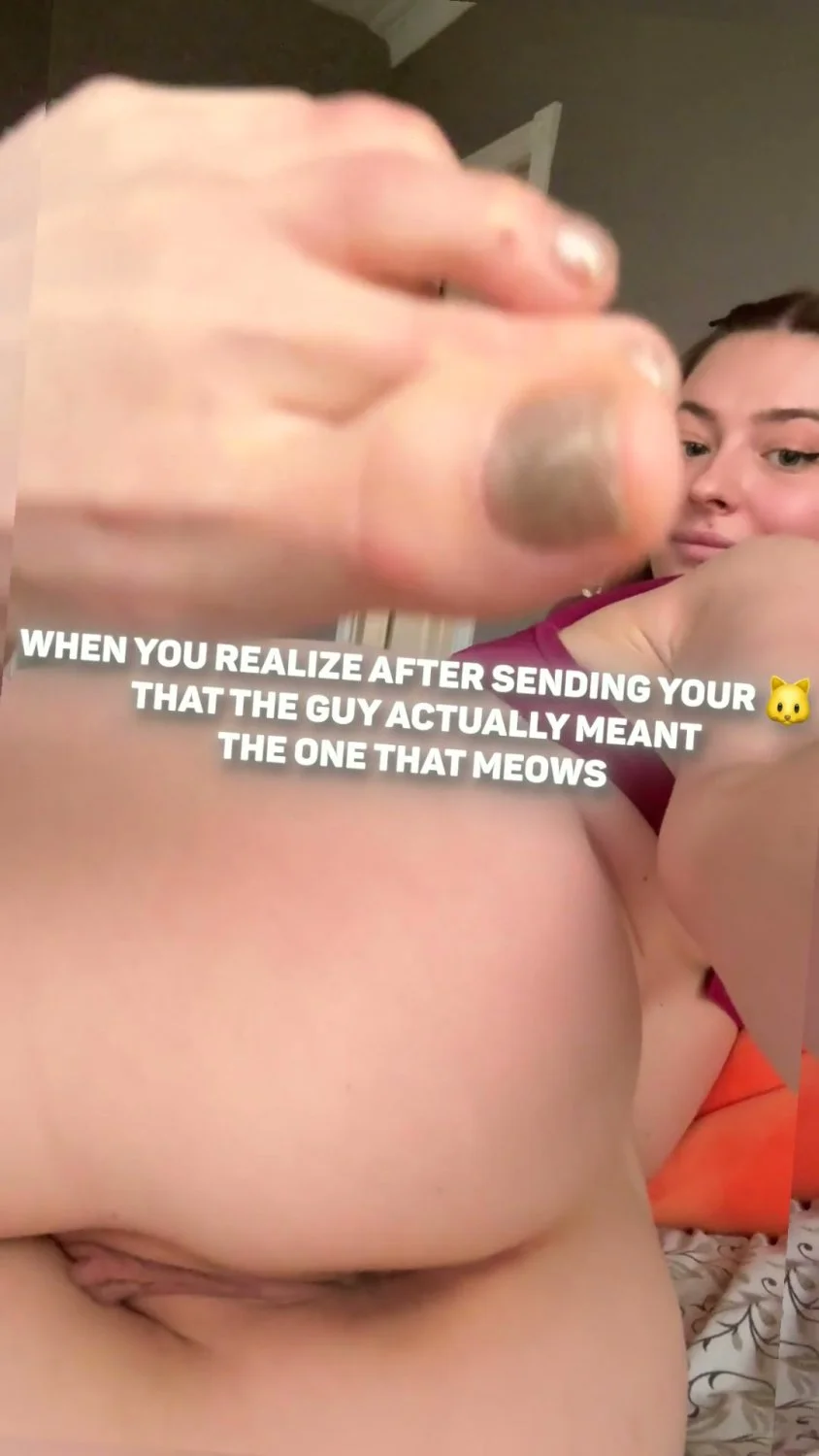 🔞 hot small tits nude slut pussy licking dripping 😈💦 See OF image 2
