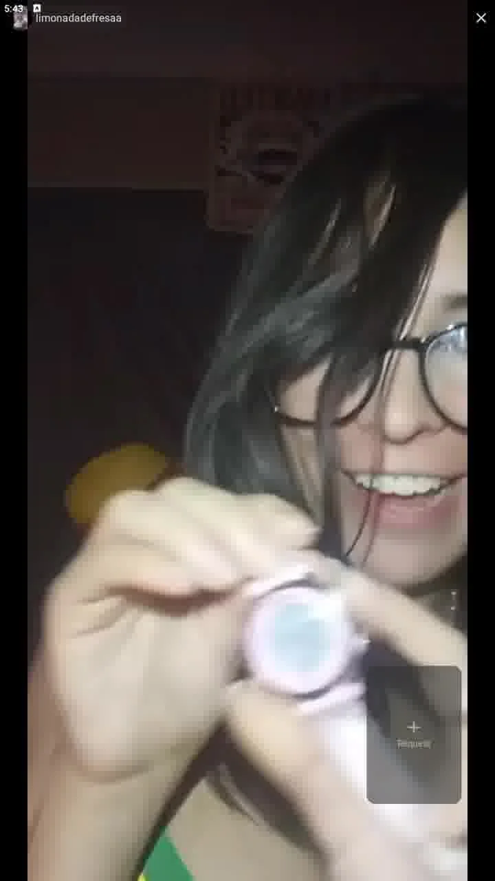 tiktok live l1m0n4d4d3 latina jiggling image 10