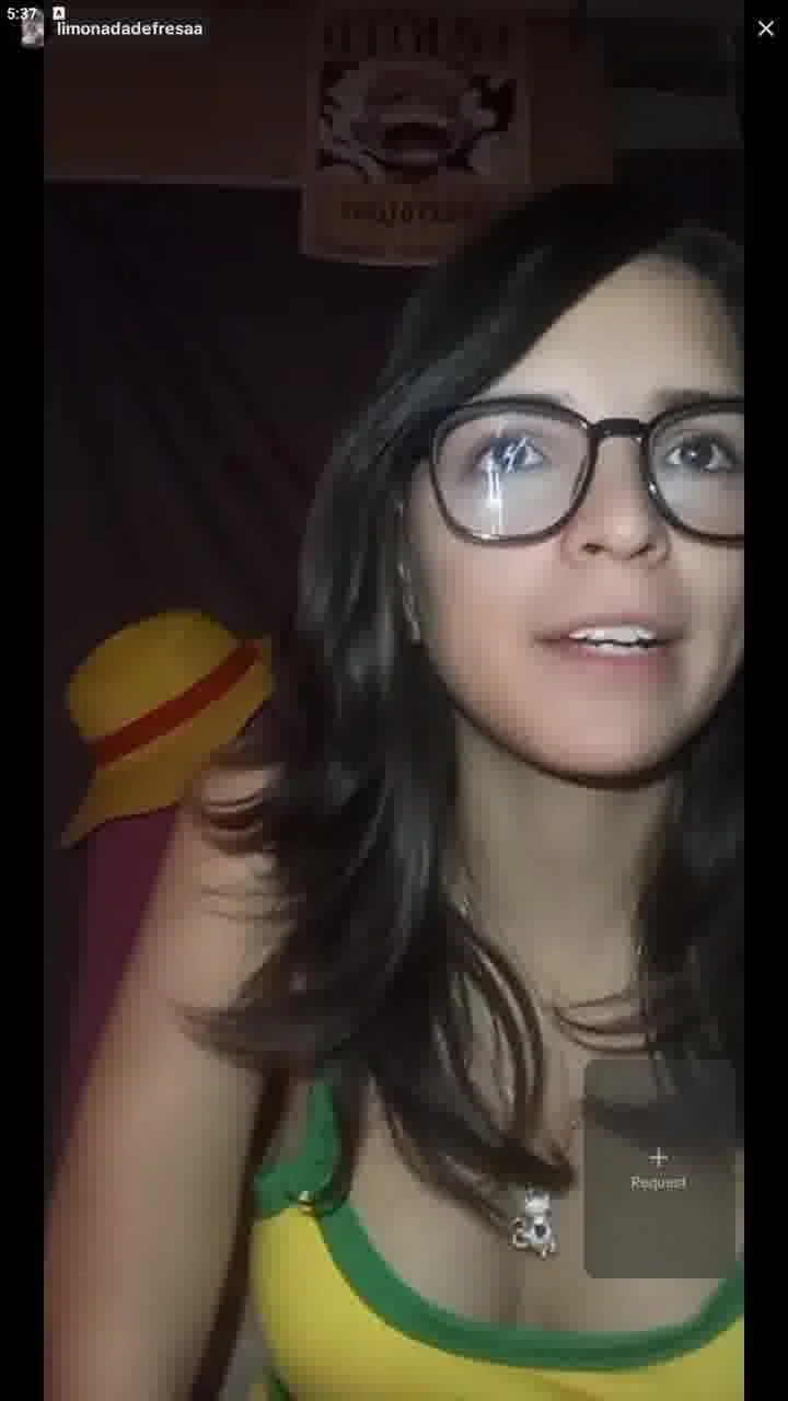 tiktok live l1m0n4d4d3 latina jiggling image 9