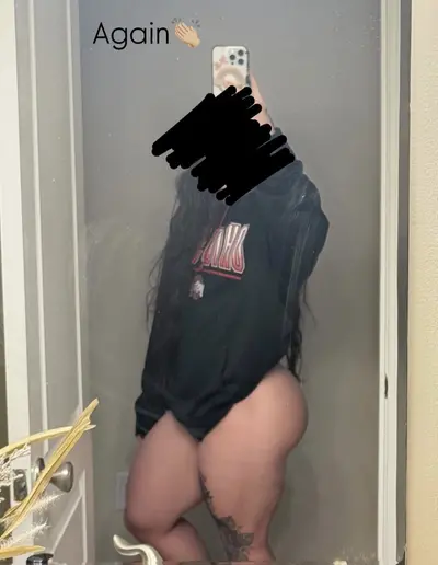 Nice natural glutes cover image