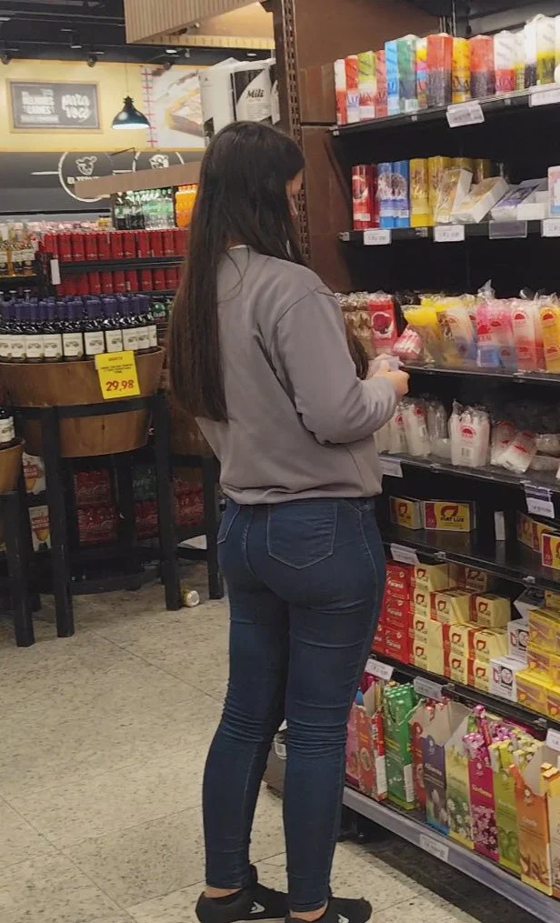 Ass in public 17 image 32