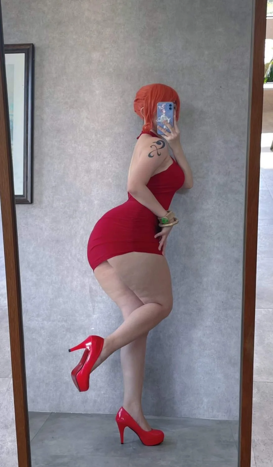 Cosplayer asían image 3