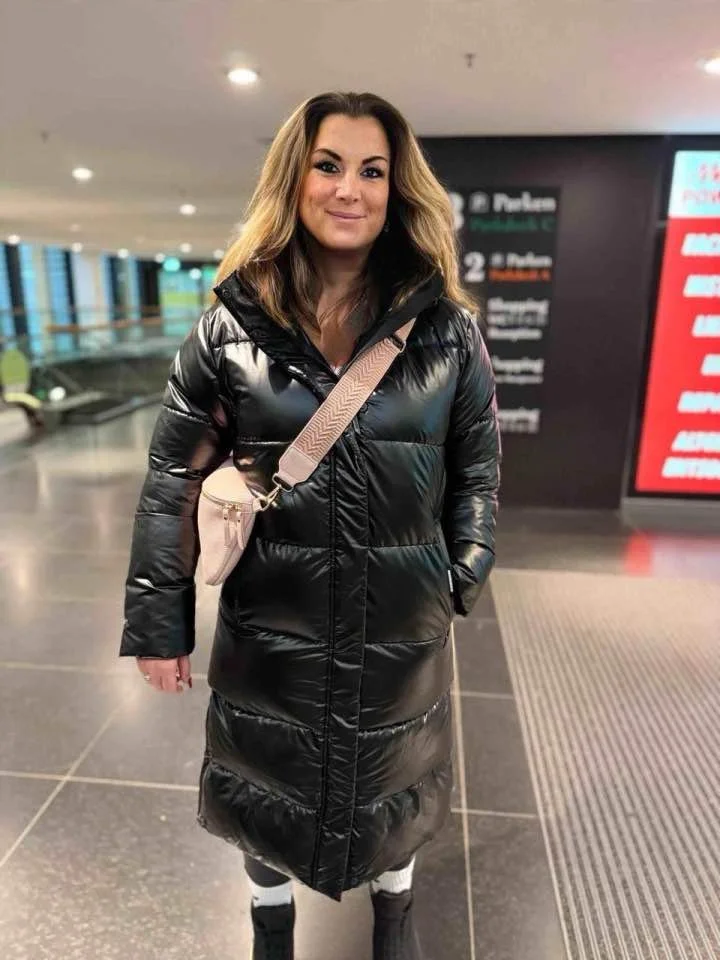 Gorgeous big tit milf Maxine, 41, shared herself with me, Kik jimtong2025 to share yours image 14