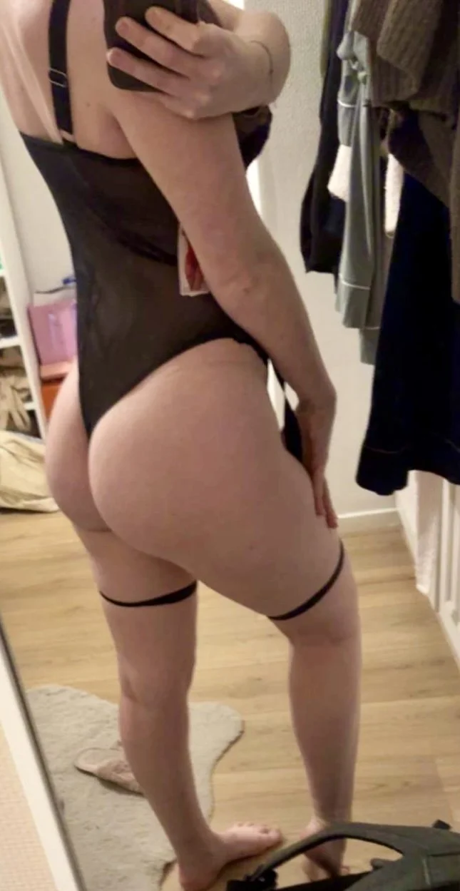 Leatitia a Slutwife image 7