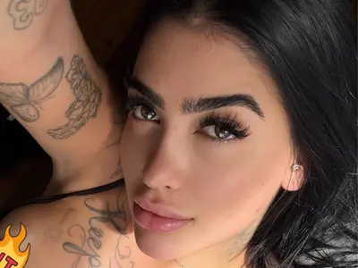 Novinha funkeira famosinha sentando gostoso cover image