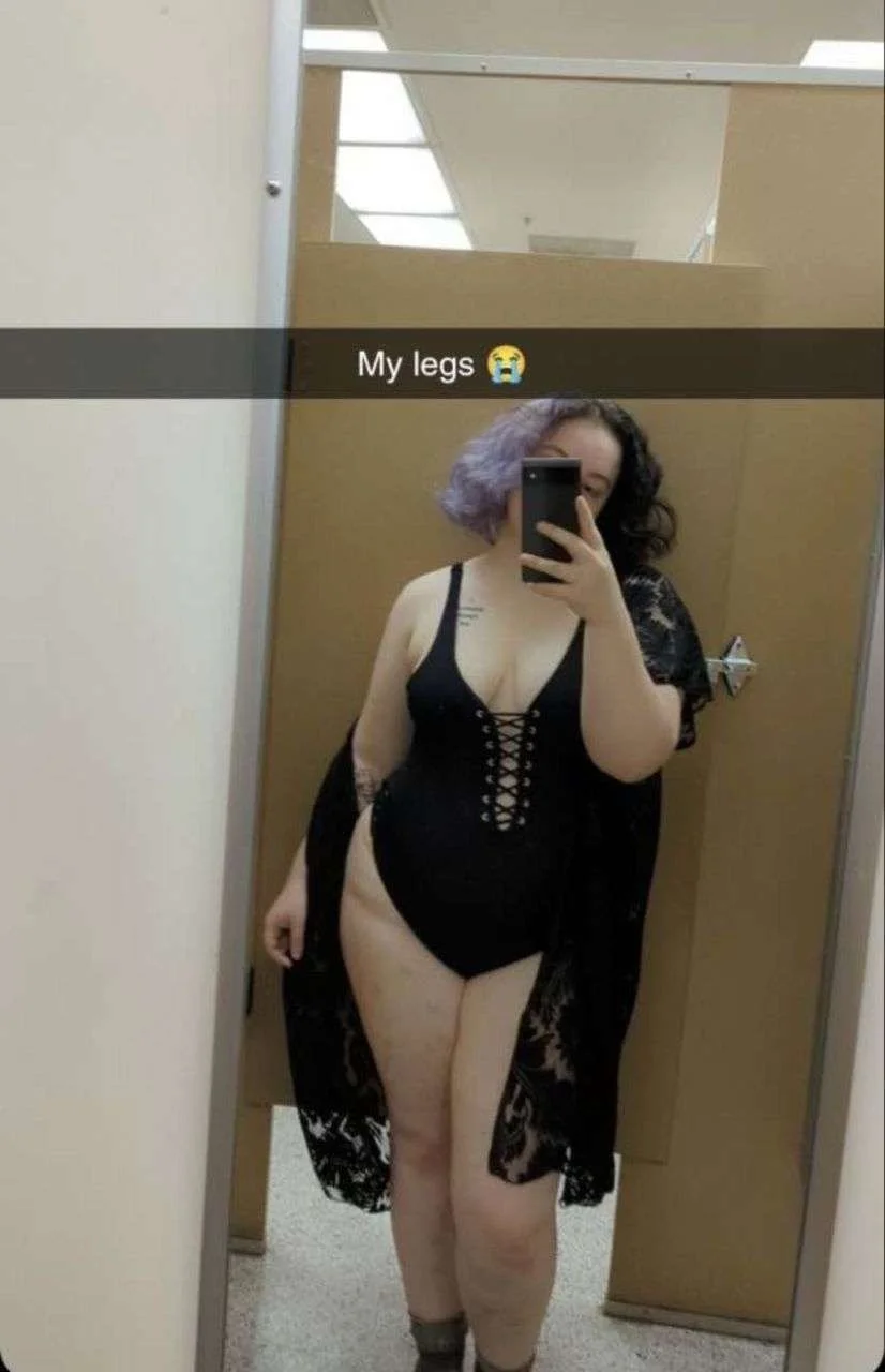 Anonymous slut risked on discord image 2