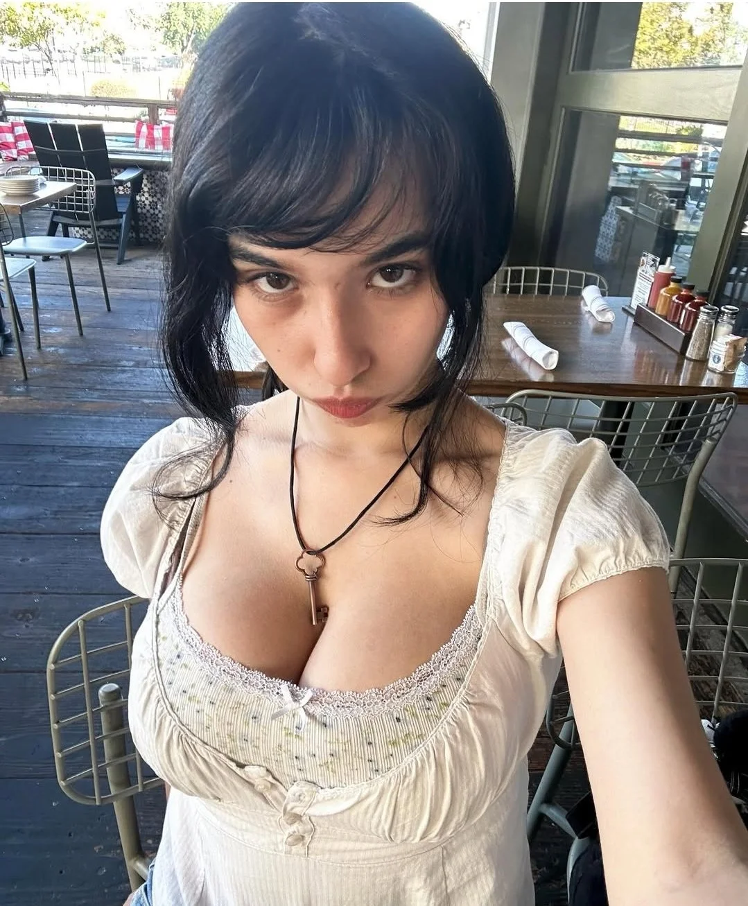 Hot babe irl main image
