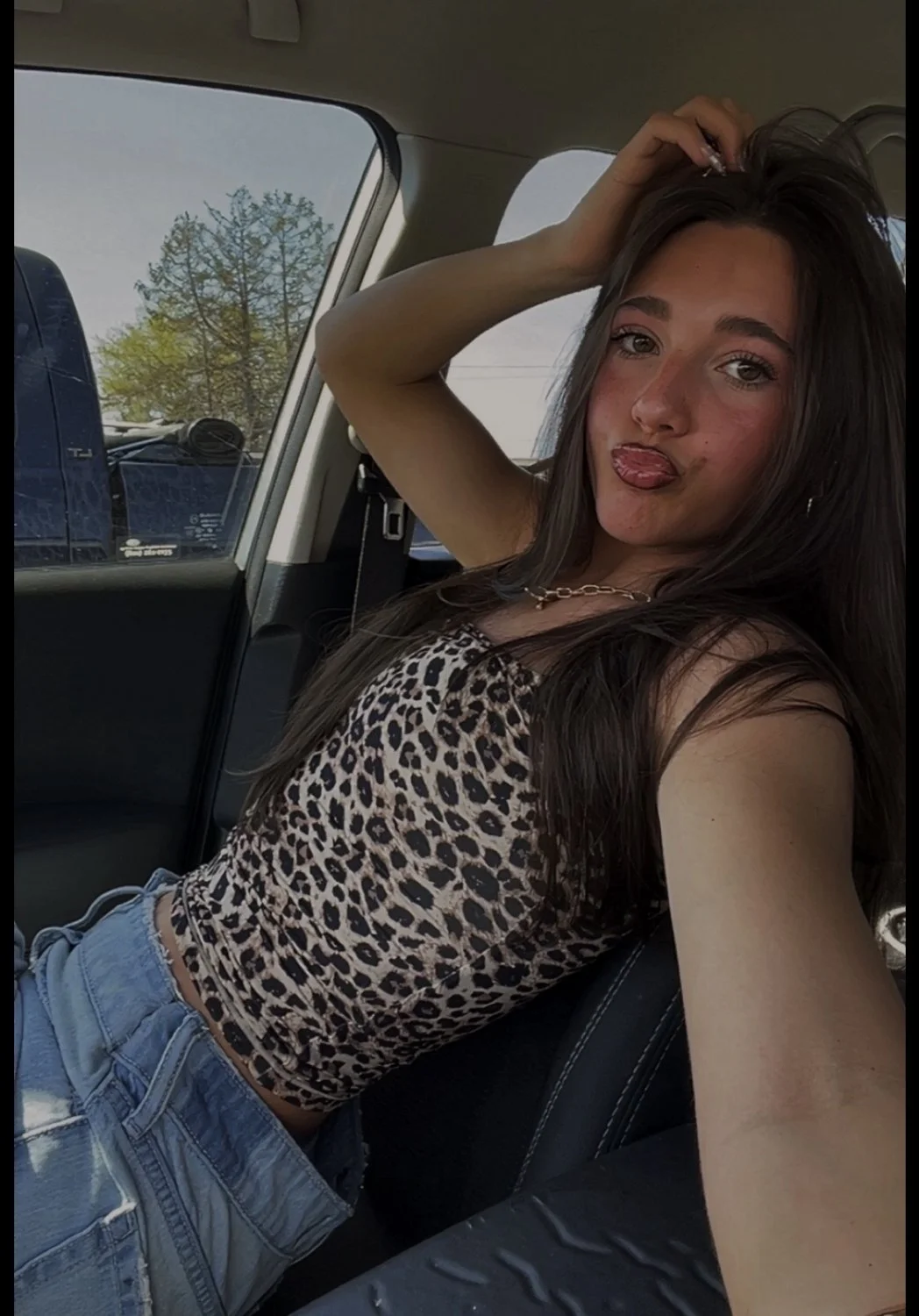 Super hot fit 18yo image 3