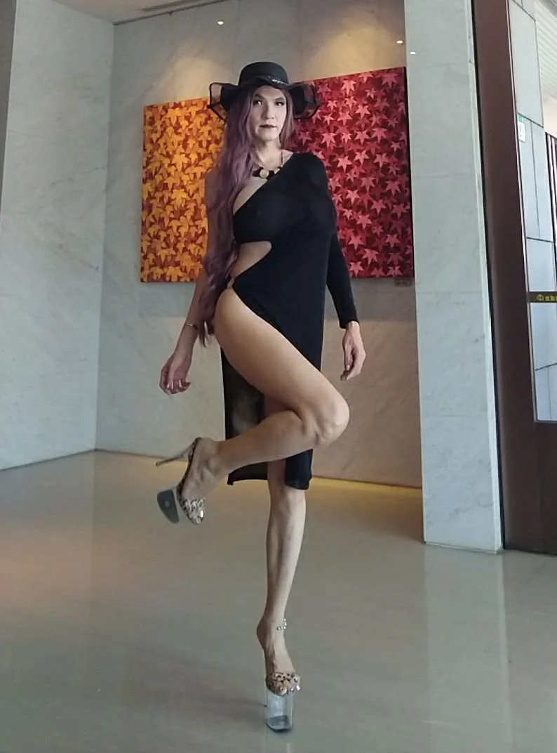 Chinese exhibitionist CD 01 image 27