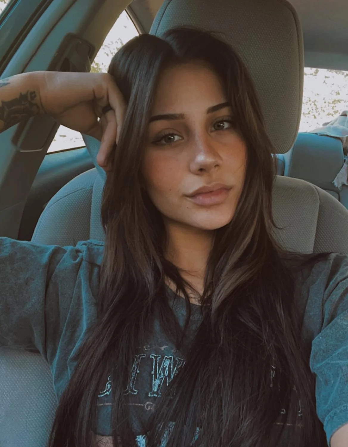 Amateur beautiful teen blowjob image 2