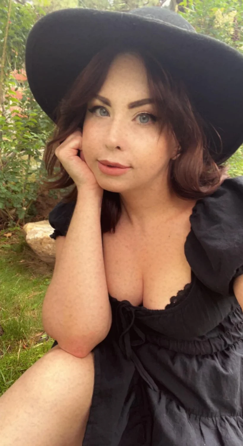 -friends girlfriend let’s me finally do a photo shoot- main image