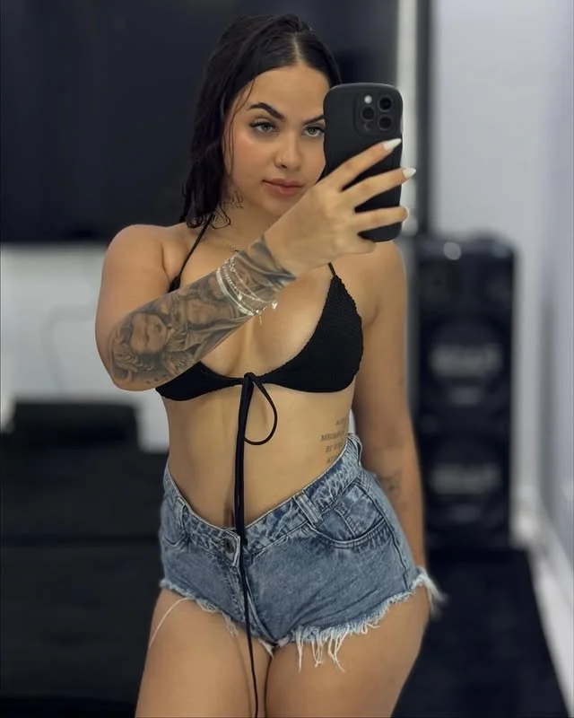 Novinha peituda image 15