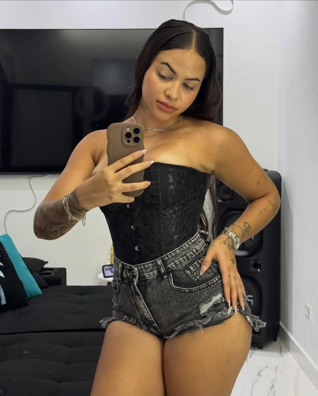 Novinha peituda image 16