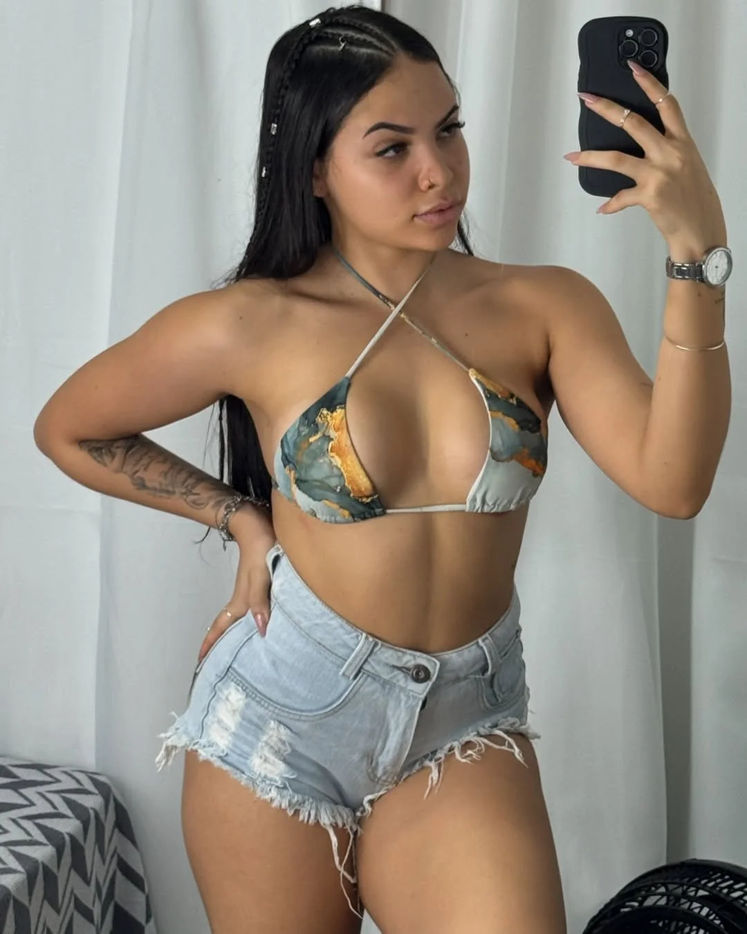 Novinha peituda image 5