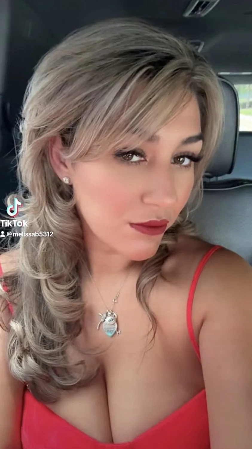 Sexy MILF for you to cum on image 12