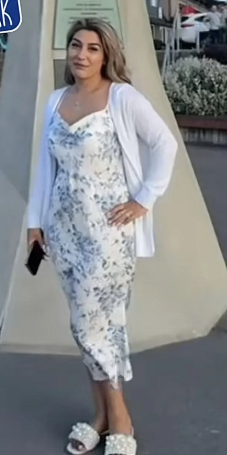 Sexy MILF for you to cum on image 3