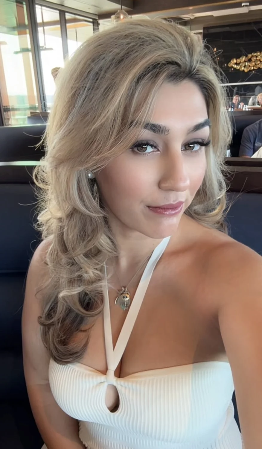 Sexy MILF for you to cum on image 4