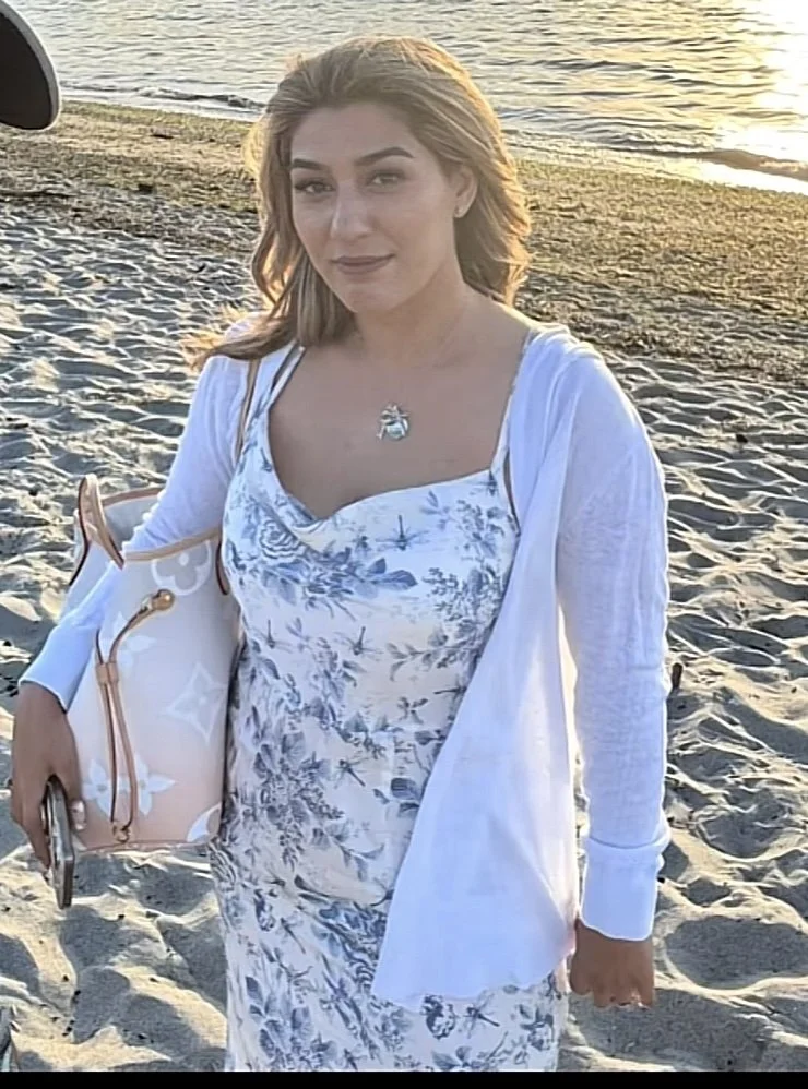 Sexy MILF for you to cum on image 7