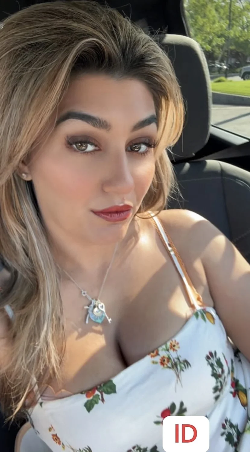 Sexy MILF for you to cum on image 9