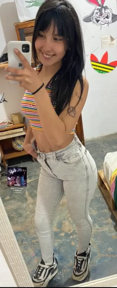 guada hermosilla, putita bahiense en 4 mientras la penetran cover image