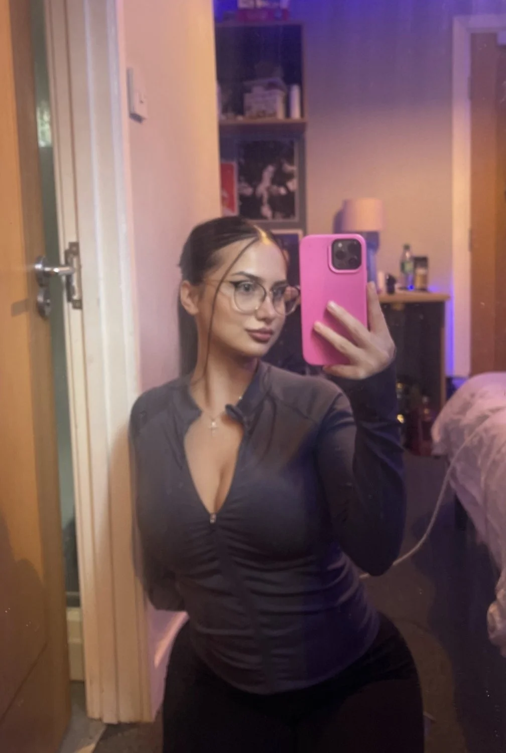 Stunning Romanian slut Giara image 11
