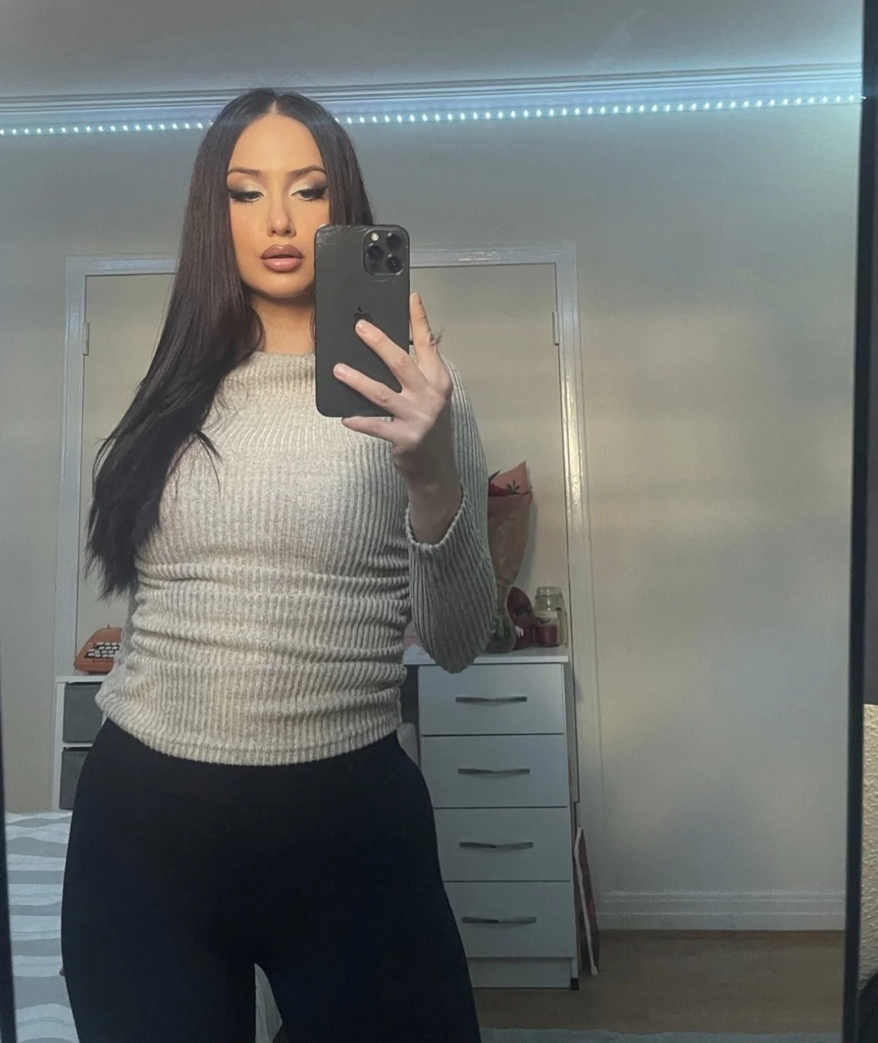 Stunning Romanian slut Giara image 12