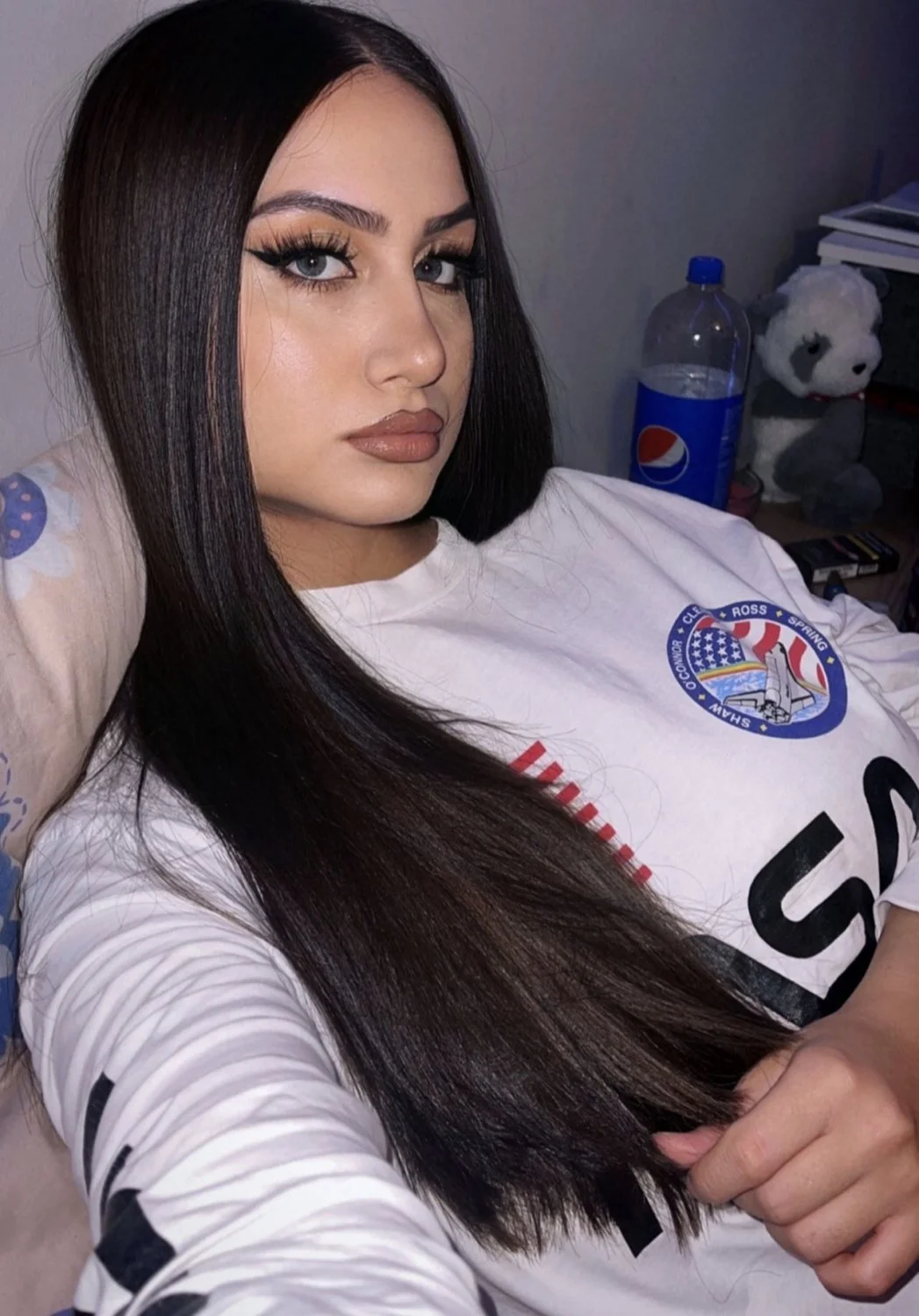 Stunning Romanian slut Giara image 29