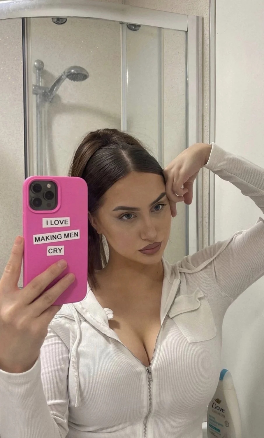 Stunning Romanian slut Giara image 4
