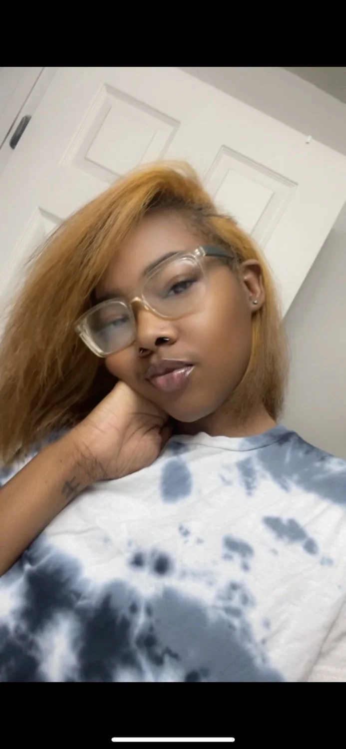 Pretty ebony babe with phat ass main image