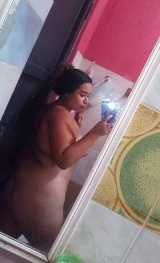 Sou muito puta image 3