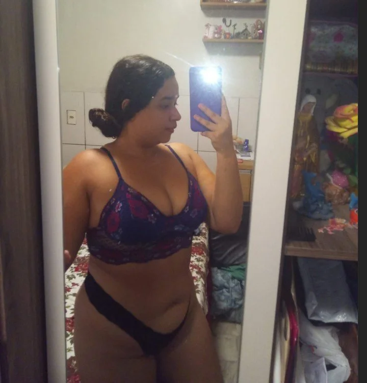 Sou muito puta image 4