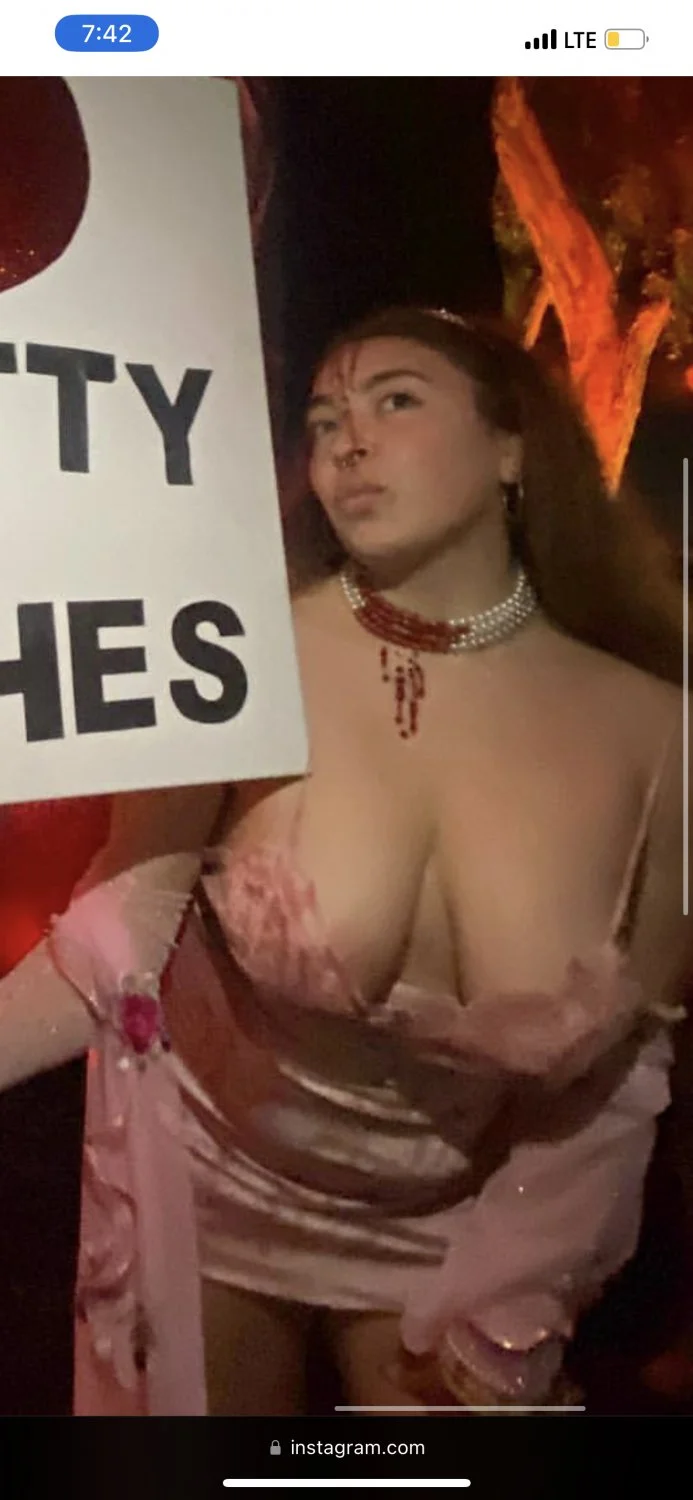 Everybody loves rave sluts image 15