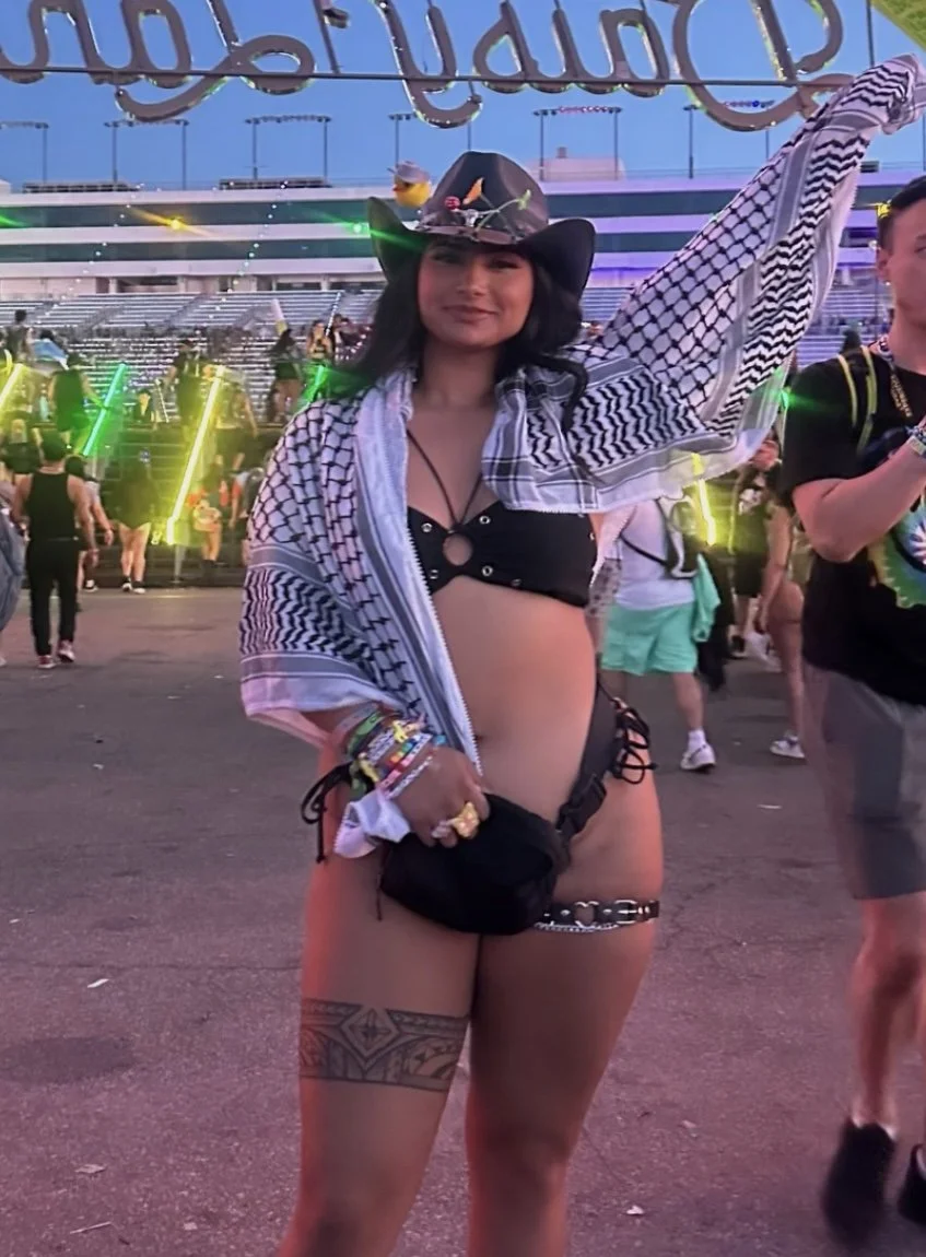 Everybody loves rave sluts image 37