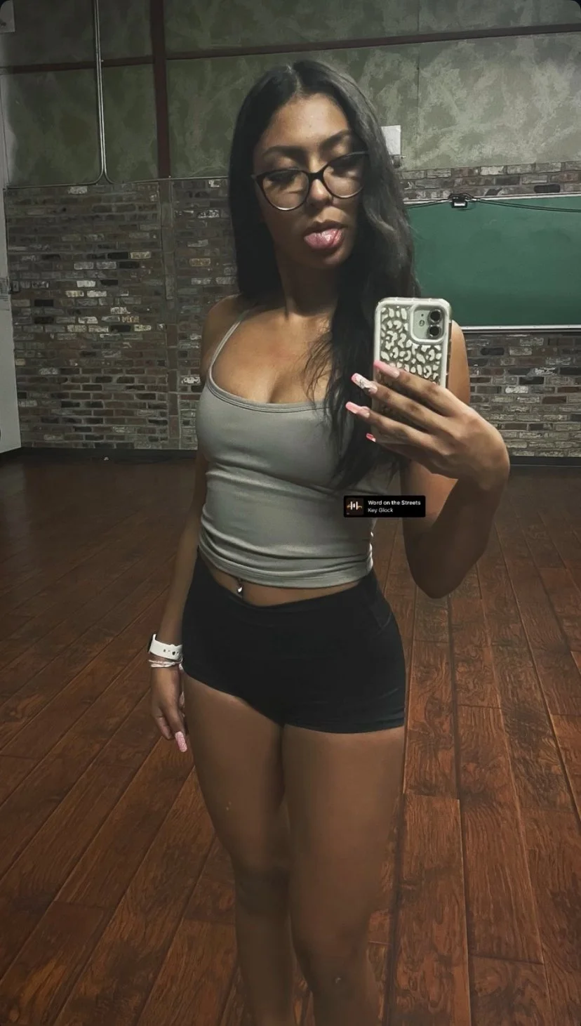 Latina Teen Bop Diana image 9
